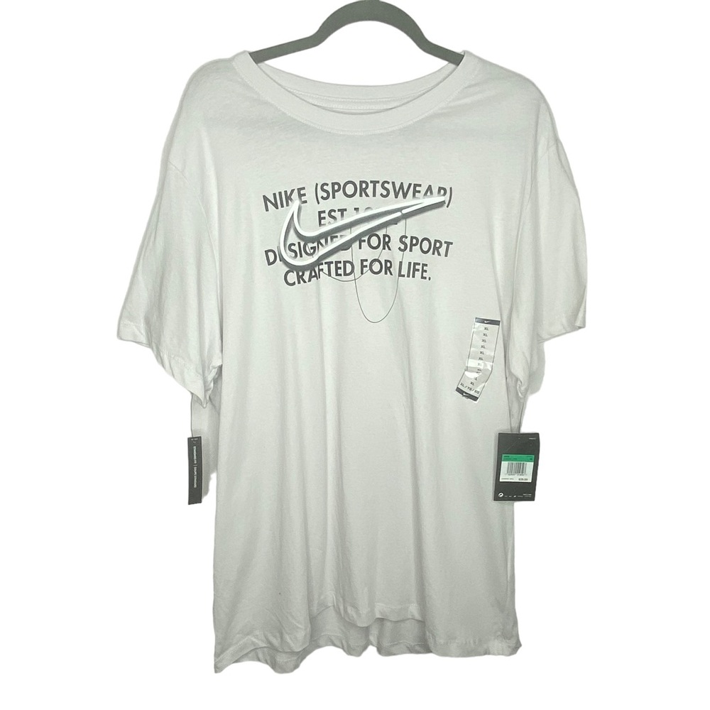 Nike Standard Fit 100% Cotton Short Sleeve Graphic Tee Gray